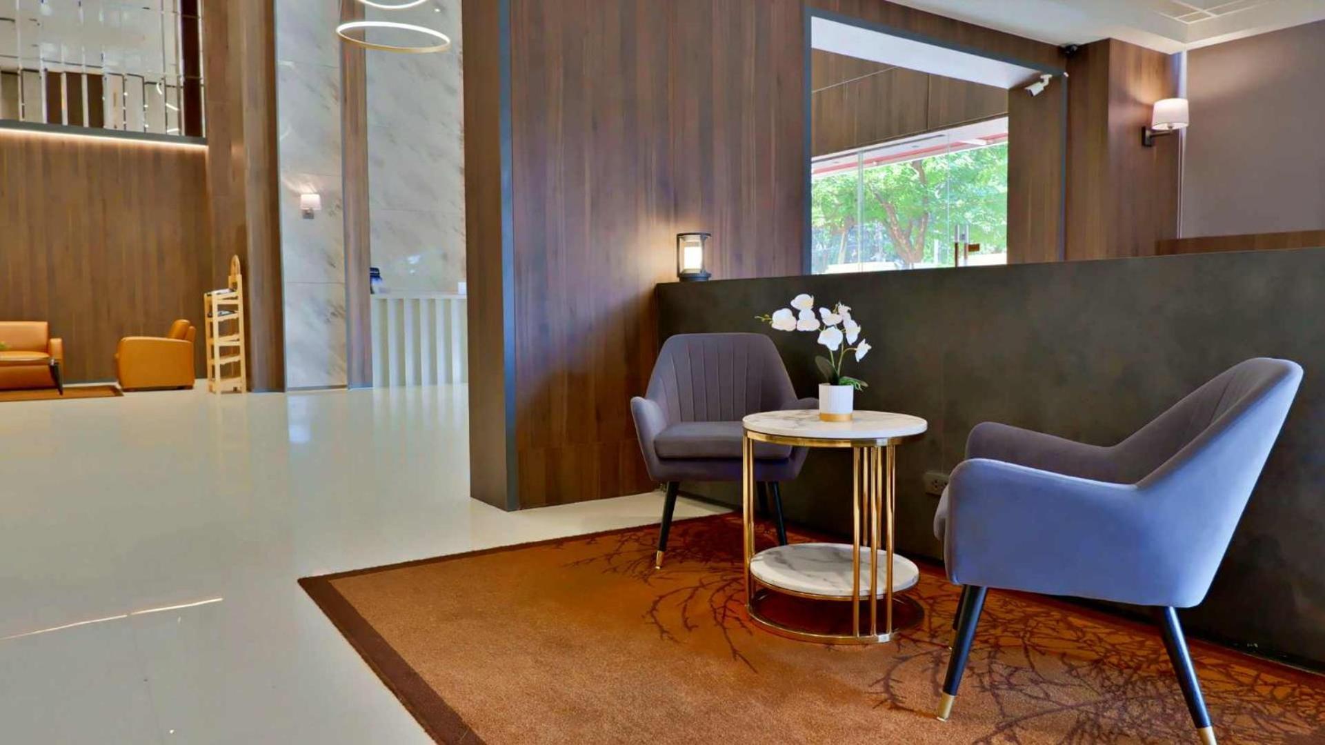 Grand Asoke Suites Boutique Residence Банкок Екстериор снимка