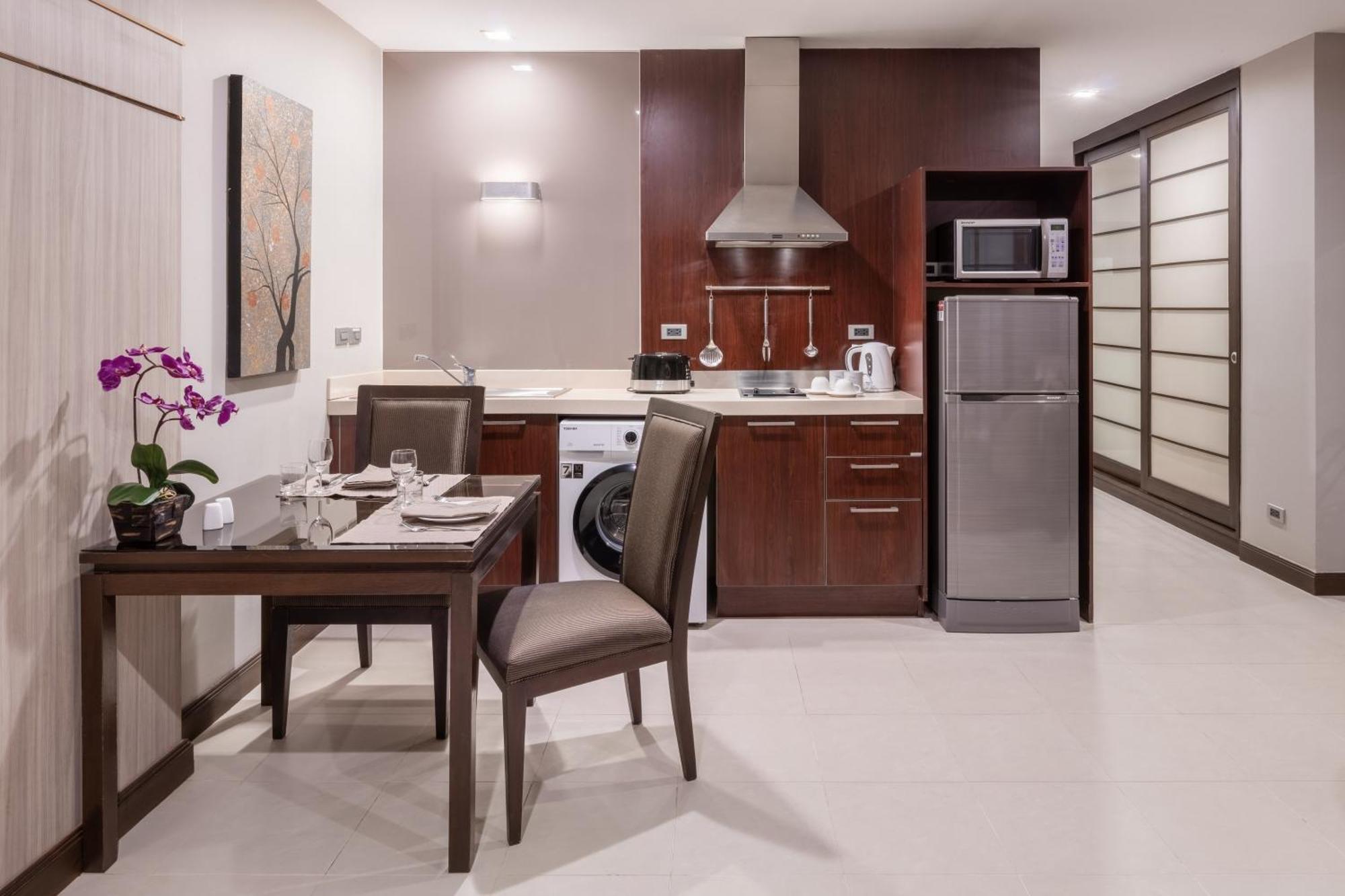 Grand Asoke Suites Boutique Residence Банкок Екстериор снимка