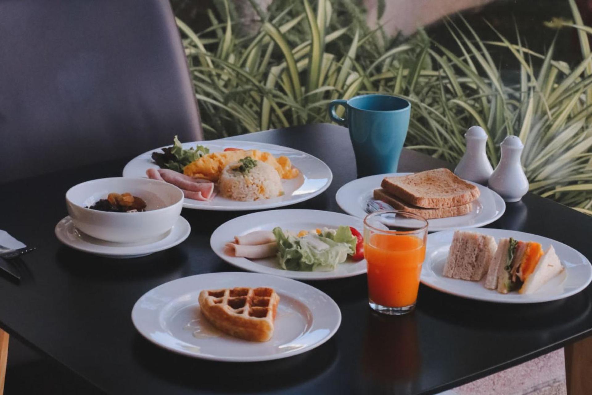 Grand Asoke Suites Boutique Residence Банкок Екстериор снимка